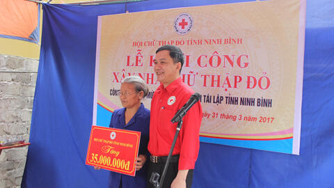 Hội Chữ thập đỏ tỉnh Ninh Bình khởi công xây dựng nhà “Chữ thập đỏ” và nhắn tin ủng hộ Chương trình “Vườn rau Trường Sa”