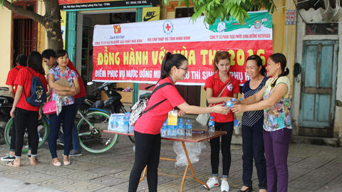 Hội Chữ thập đỏ tỉnh Ninh Bình “Đồng hành với mùa thi” - 2016