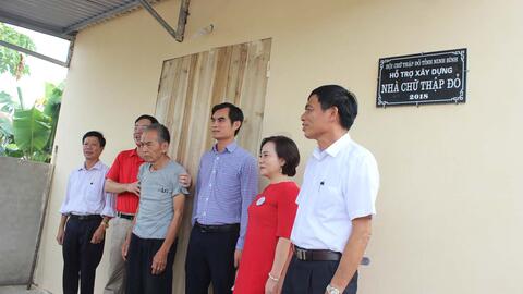Bàn giao nhà chữ thập đỏ cho hộ nghèo tại xã Yên Từ