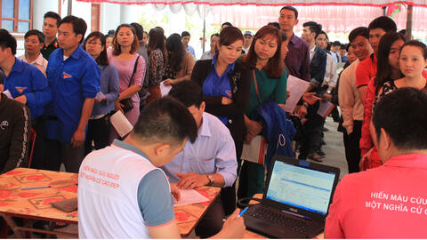 Hàng nghìn người dân huyện Kim Sơn hưởng ứng ngày toàn dân hiến máu tình nguyện