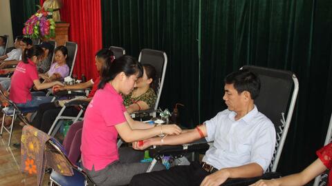 Gần 500 người dân huyện Yên Mô tham gia Ngày hội hiến máu lần thứ nhất, năm 2018