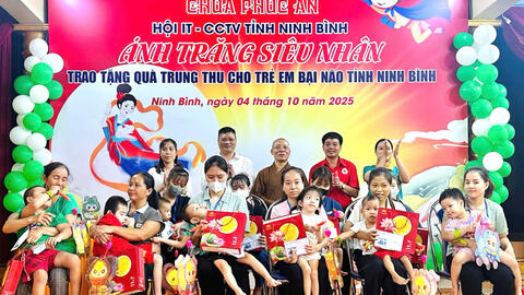 “Ánh trăng siêu nhân” - Trung thu đầm ấm cho trẻ em bại não tỉnh Ninh Bình