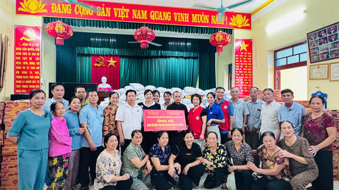 Thôn Bồng Lạng xã Thanh Lâm ủng hộ đồng bào vùng lũ trên 94 triệu đồng