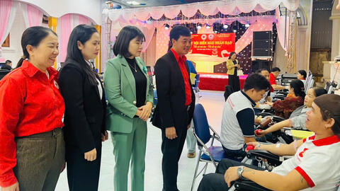 Trên 1.300 đơn vị máu được tiếp nhận trong ngày 16/11