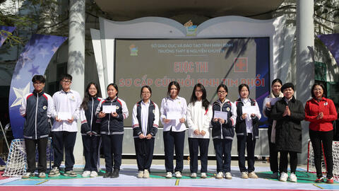 Trường THPT Nguyễn Khuyến Nam Định tổ chức hội thi sơ cấp cứu chào mừng Ngày Nhà giáo Việt Nam 20/11