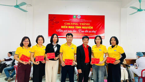 TIẾP NHẬN 232 ĐƠN VỊ MÁU TẠI PHƯỜNG TÂY HOA LƯ