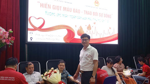 Hưởng ứng Ngày Toàn dân hiến máu tình nguyện 07/4: Tiếp nhận 298 đơn vị máu tại xã Quỹ Nhất và Hồng Phong