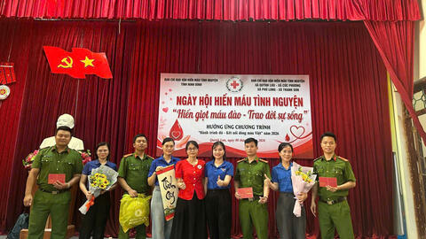 HƠN 740 ĐƠN VỊ MÁU ĐƯỢC TIẾP NHẬN TRONG 3 NGÀY HIẾN MÁU TÌNH NGUYỆN TẠI NINH BÌNH