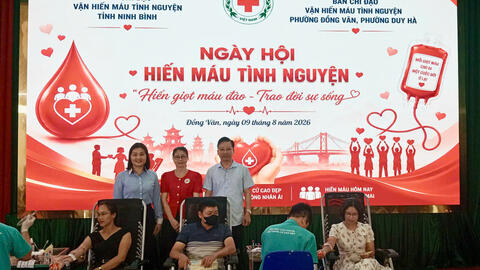 Phường Đồng Văn và phường Duy Hà hiến tặng 248 đơn vị máu